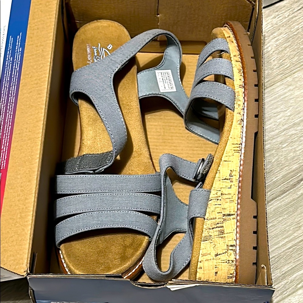 Bobs from Skechers Vegan Gray Sandals size 9.5
